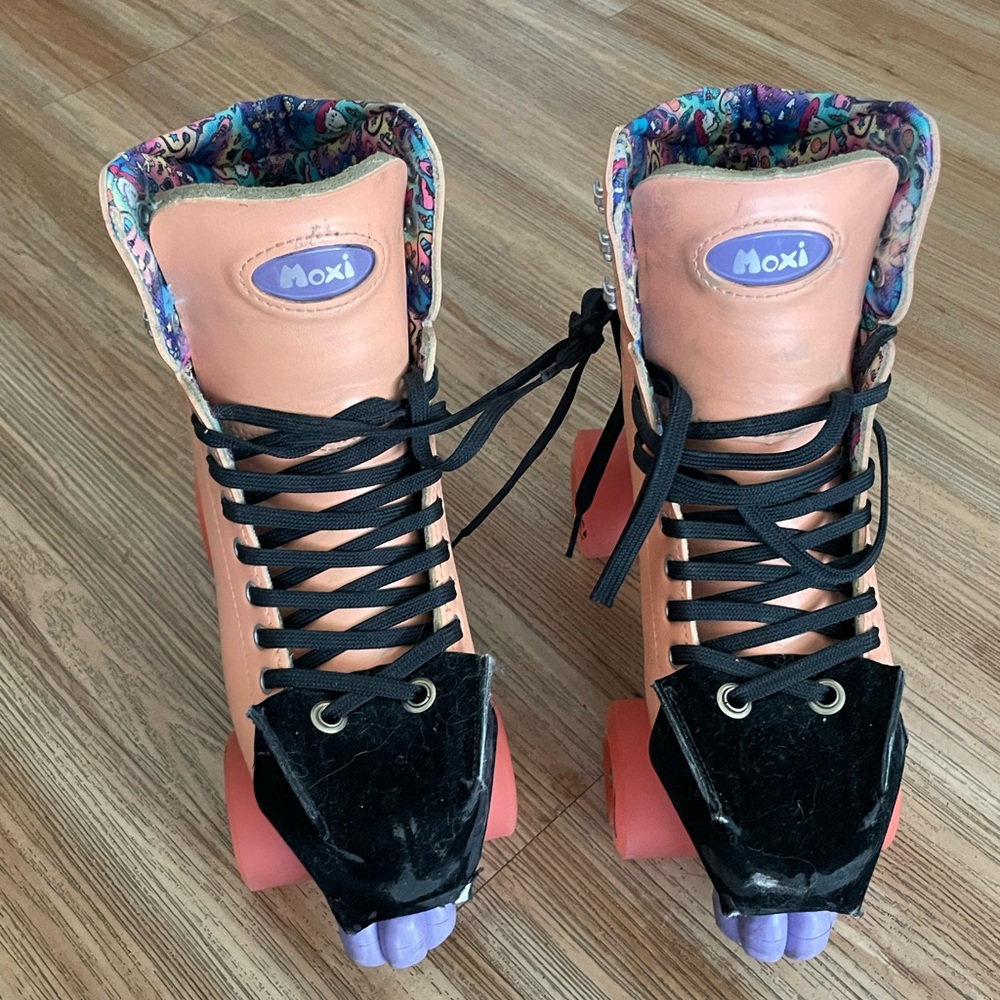 Moxi Peach and Black Women's Athletic Roller Skates